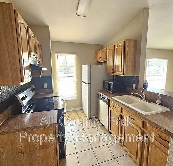 1254 34th St NW — Photo 4