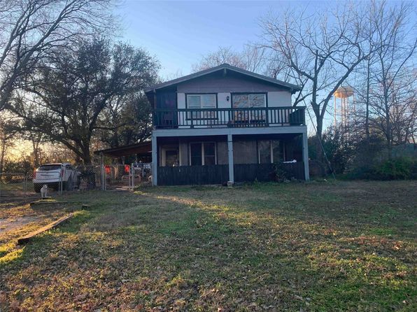 242 Club Park Ct, East Tawakoni, TX 75472