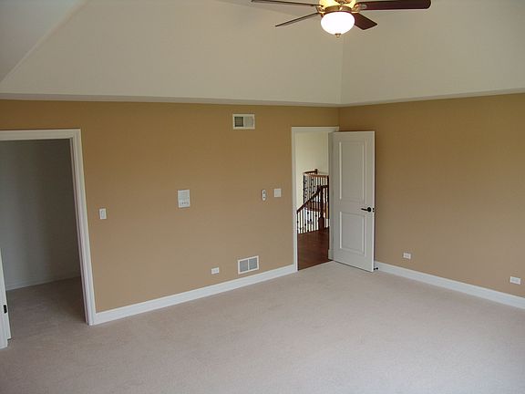 huge bedrooms with vaulted ceilings