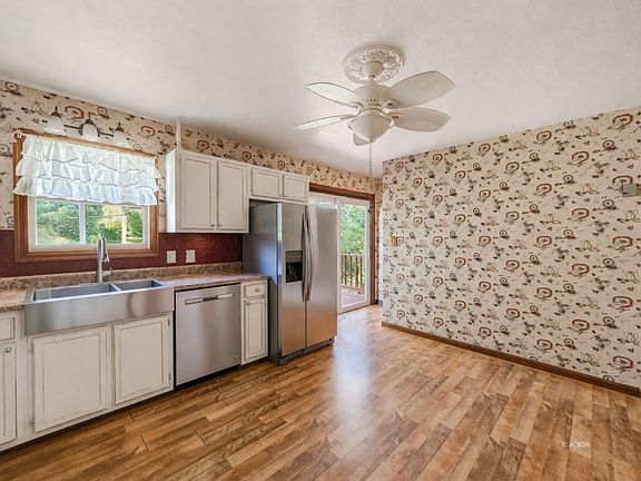 5th image of 2986 Summitt Rd