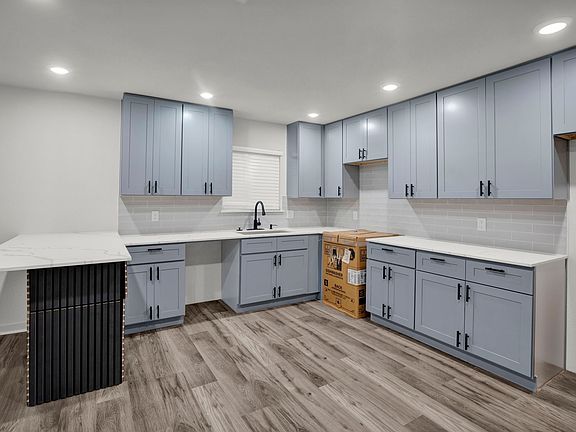5th image of 3023 Arizona Ave