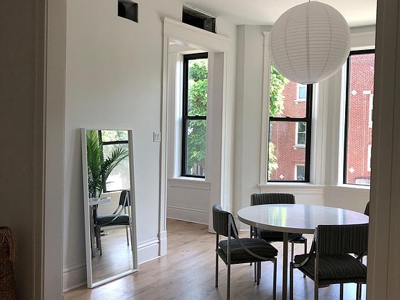 5th image of 2654 N Burling St APT 3