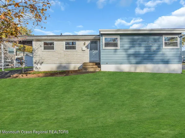 32 Fleetwood Drive, Hazlet, NJ 07730
