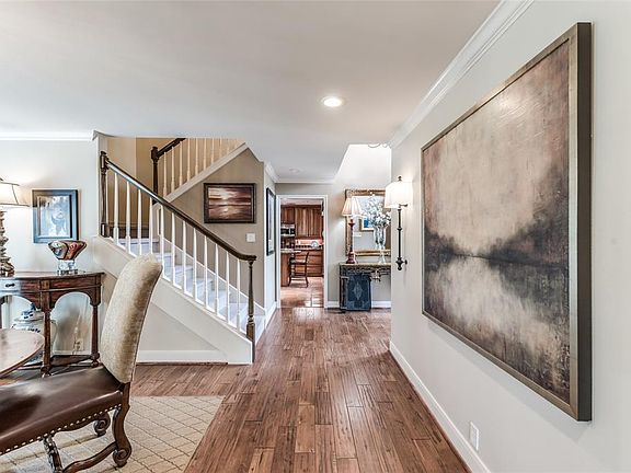 3rd image of 2807 Fairway Dr