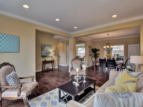 4th image of 1086 Valentine Ct