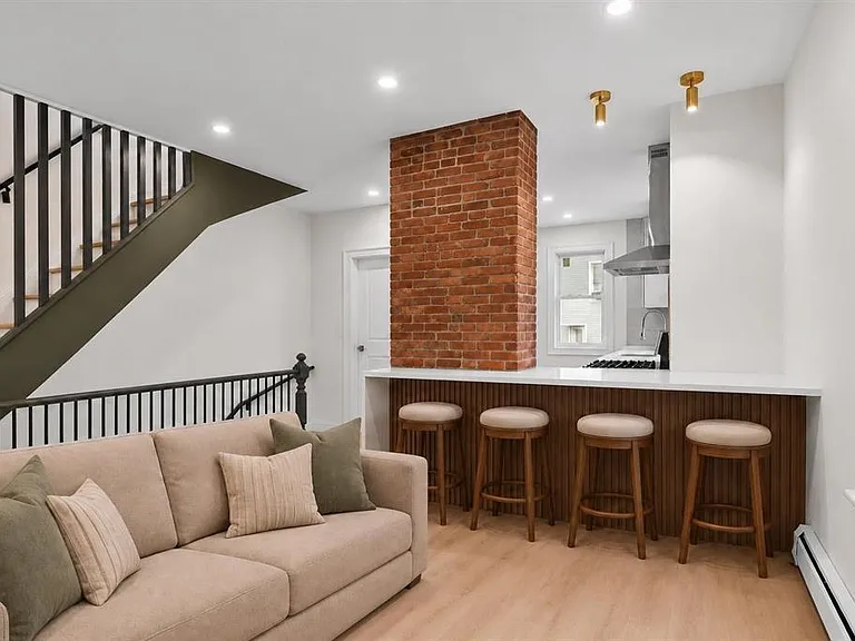 32 Storms Ave #B — Photo 3