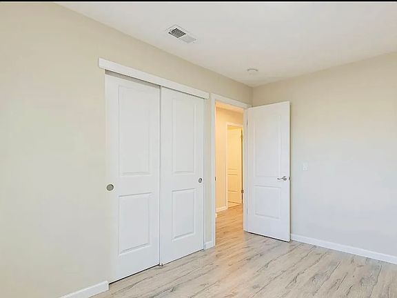 5th image of 130-132 Brenton Ct #130-132