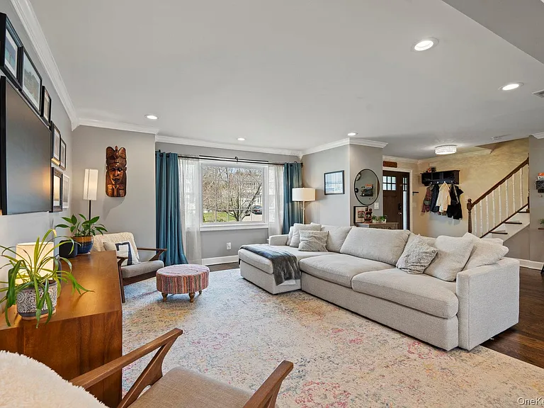 15 Lawrence Ct — Photo 6