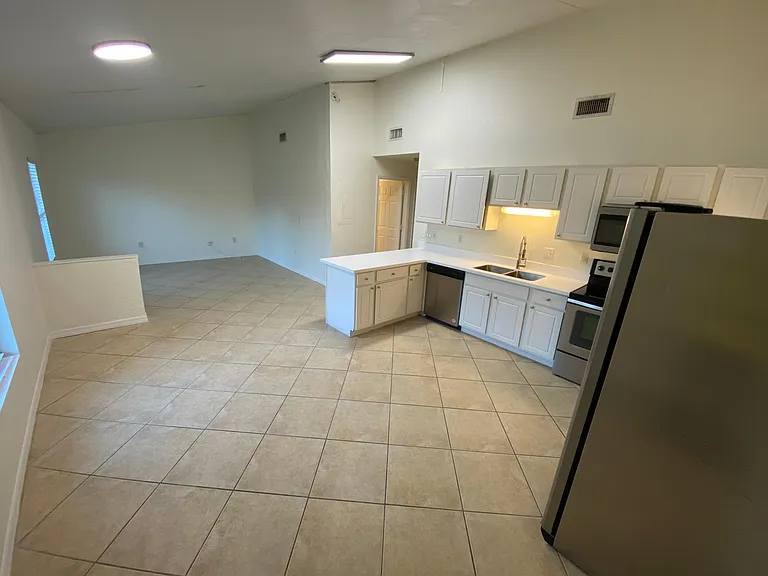 347 Sunflower St — Photo 5
