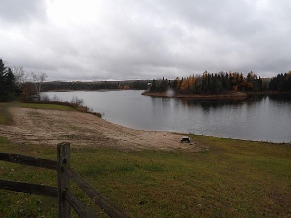 4th image of Lakeside Ct #130