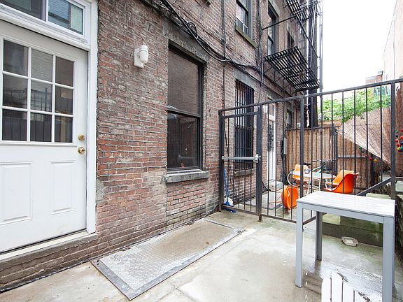 4th image of 15 Essex St APT 3