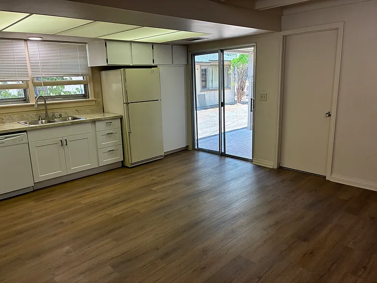 222 E Park St — Photo 19