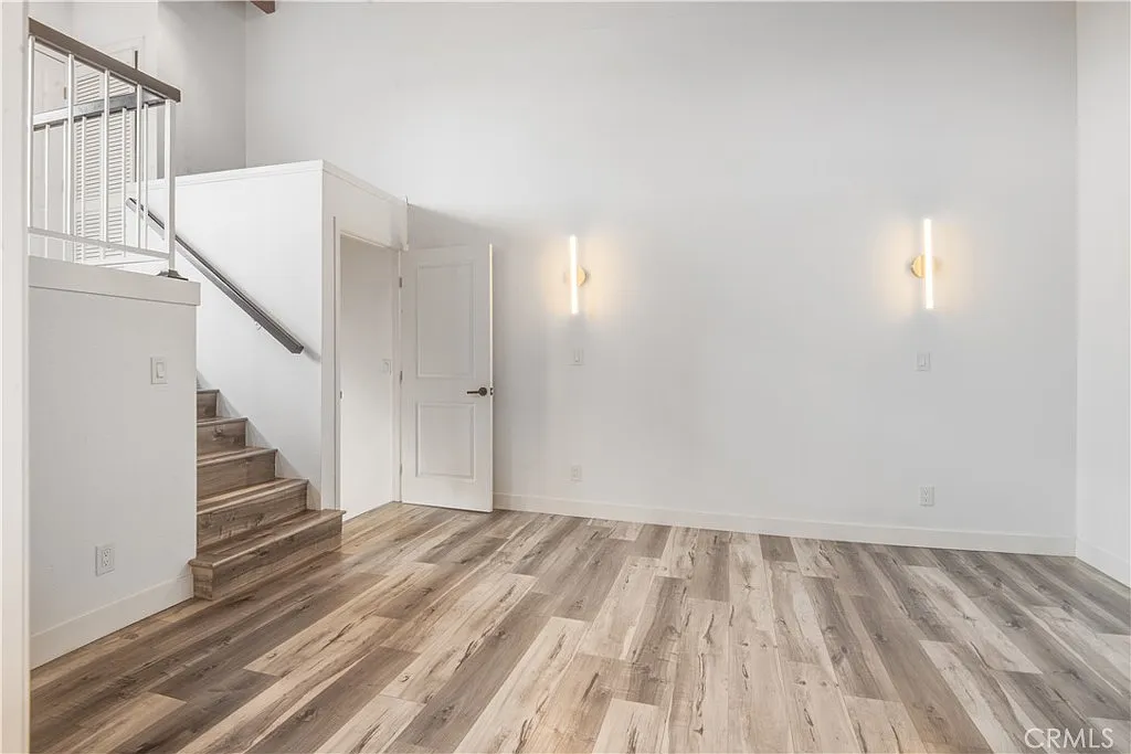 2 bed, 1845 sqft, $6,490 — Photo 4