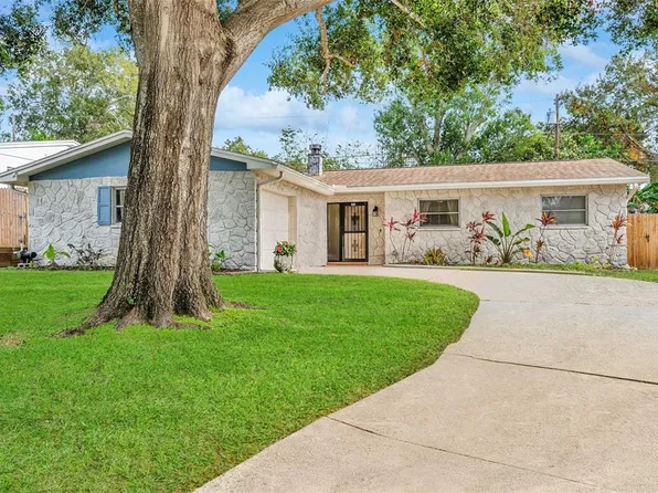 8253 137th Ln, Seminole, FL 33776