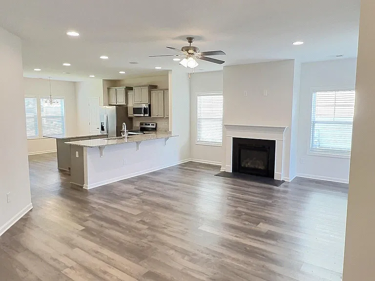 125 Granada Pl — Photo 3