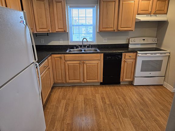 3rd image of 154-156 Burgess Ave #3