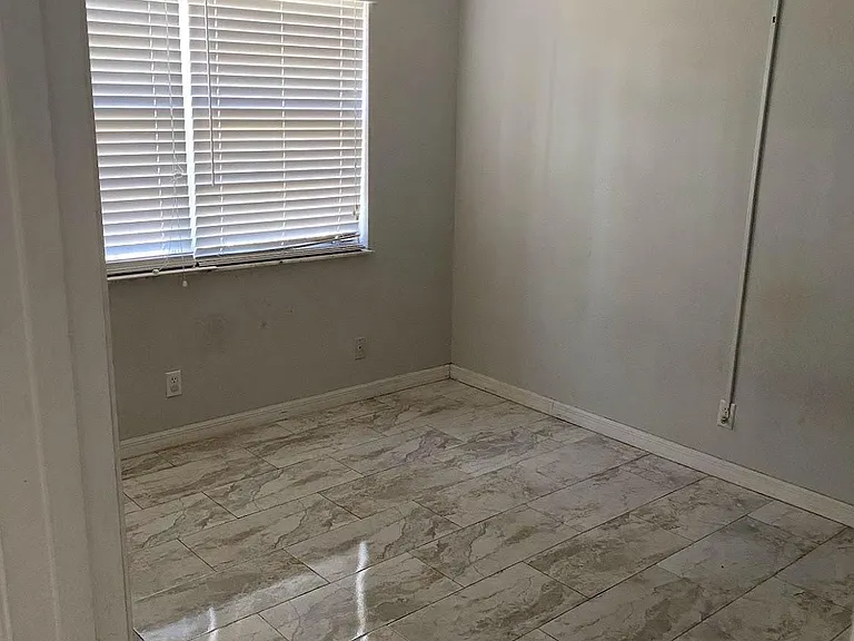 1544 SE Royal Green Cir #101 — Photo 11