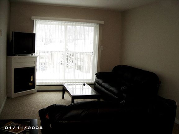 4th image of 9604 Manning Ave #416