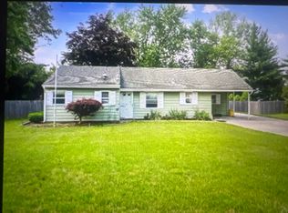 19 Campbell Rd, Kendall Park, NJ 08824