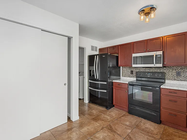 7326 Village Meadows Dr — Photo 25