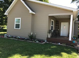 418 S Sycamore St, Gaston, IN 47342