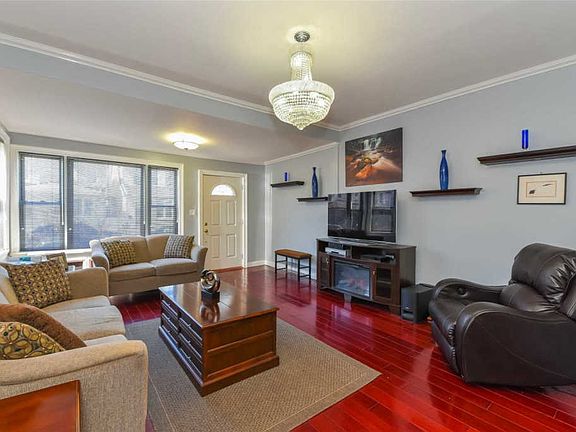 3rd image of 10511 130th St