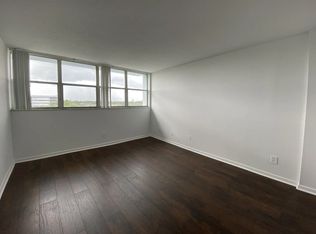 701 NW 214th St #1/1, Miami, FL 33169