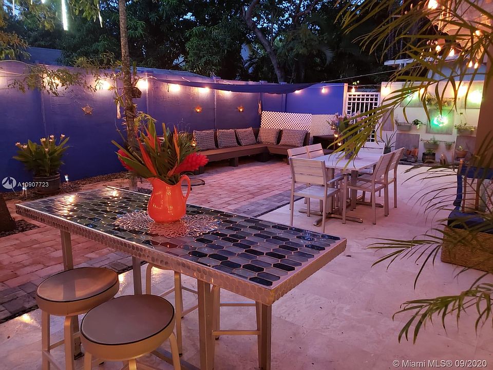1000+ sq. ft. patio