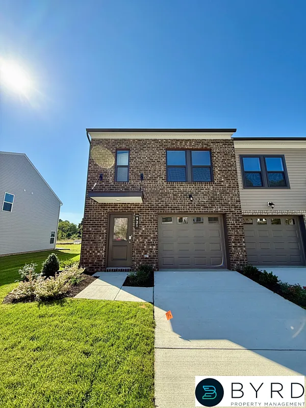 3 bed, 2.5 bath, 1525 sqft, $2,250 — Photo 1