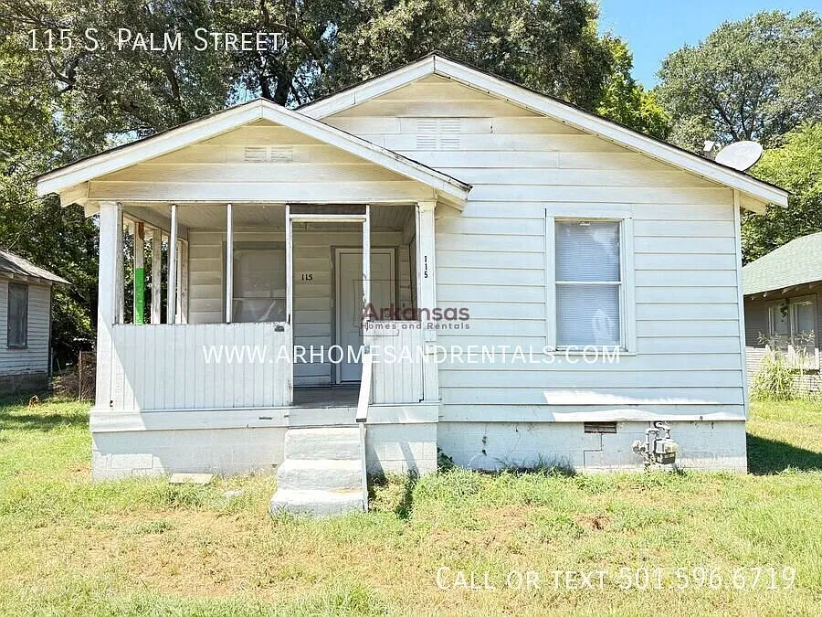 1/2 Off First Month's Rent! ~ 115 S. Palm Street - 2 Bedrooms | 1 Bathrooms — Photo 1