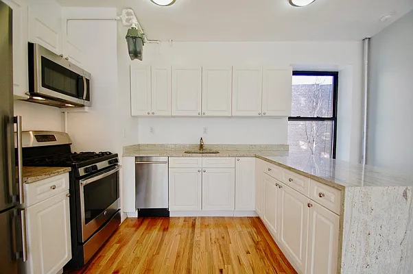 Rented by Bohemia Realty Group | media 3