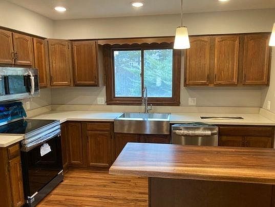 4th image of 5611 SW Glendale Ct