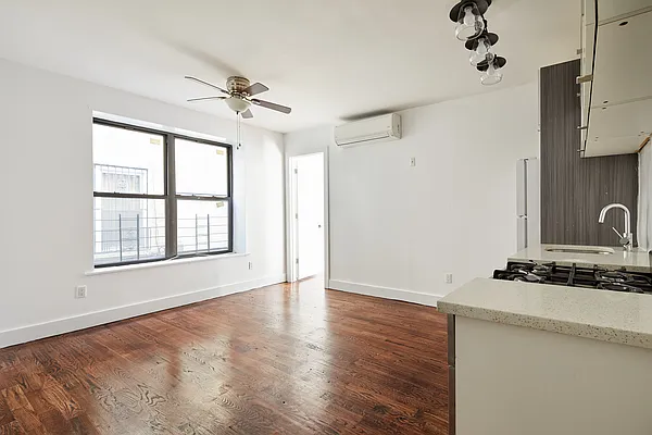 Rented by Venn NY Inc | media 4