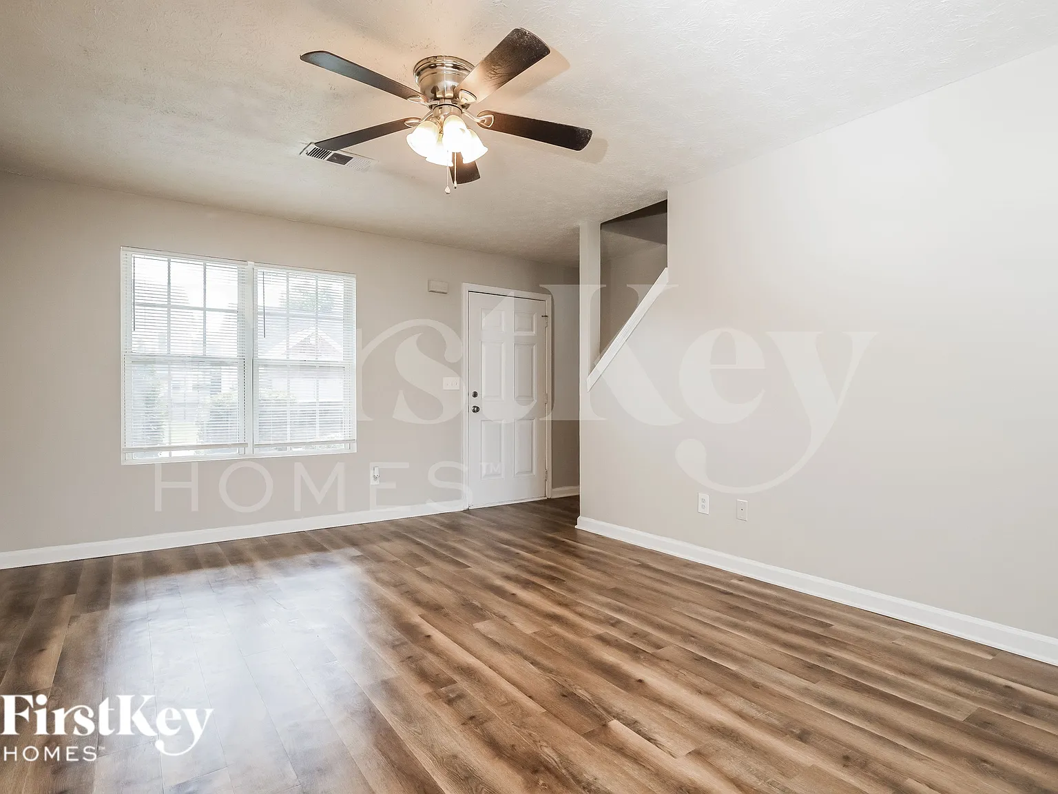 3 bed, 2.5 bath, 1302 sqft, $1,650 — Photo 3