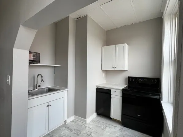 526 E. 8th Ave, 526 E 8th Ave APT 1, Homestead, PA 15120