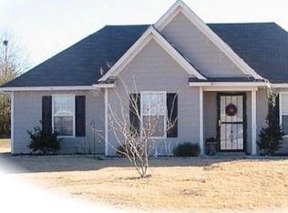 101 Foxchase Dr, Mason, TN 38049