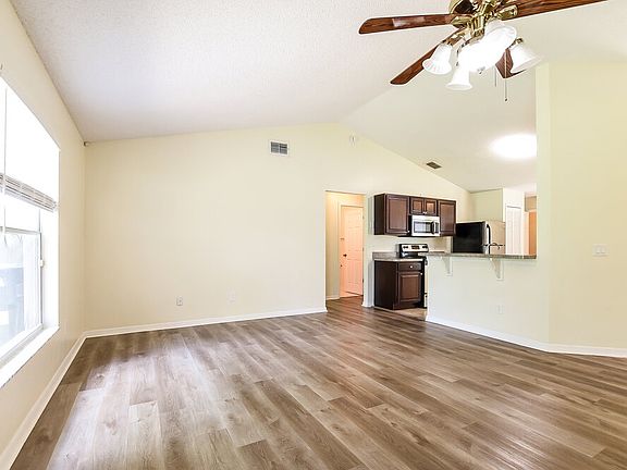 4th image of 2556 Coachbridge Ct