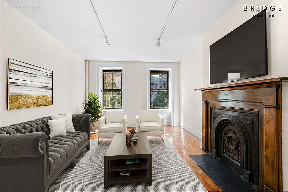 1st image of 23 E 7th St #5