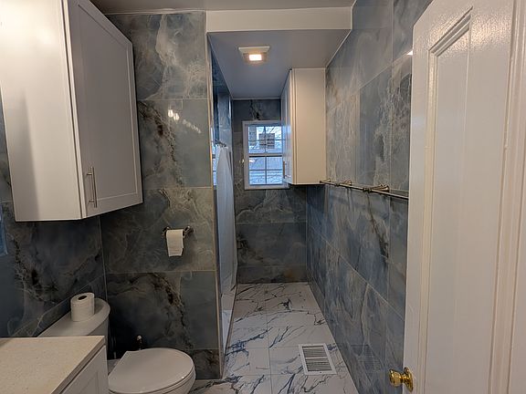 5th image of 74 Sharon St #74
