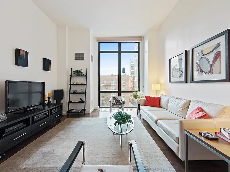101 W 24th St #5B — Photo 1