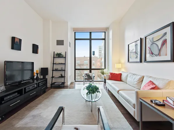 101 West 24th Street image 1 of 16