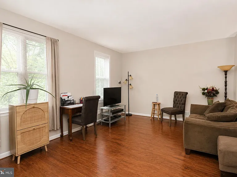 124 Hamlet Dr — Photo 3