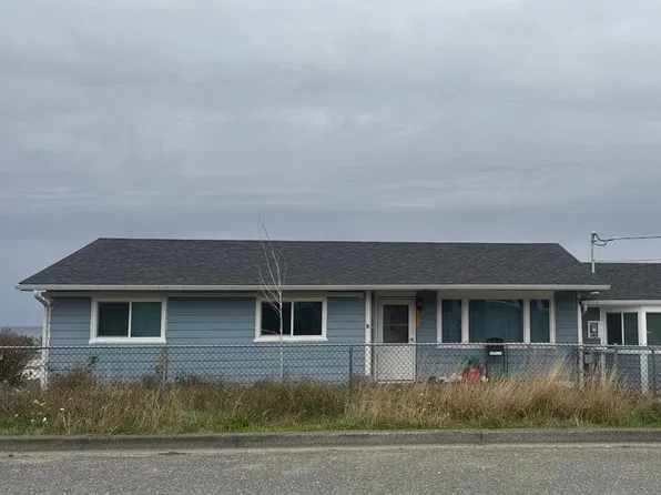 29730 Hillcrest St, Gold Beach, OR 97444