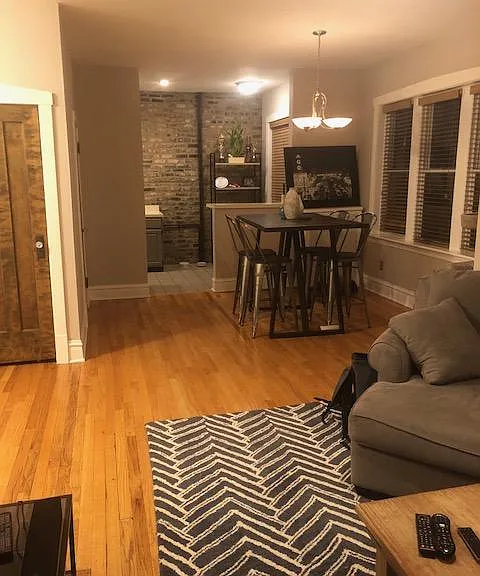 1319 W Addison St #1B — Photo 7