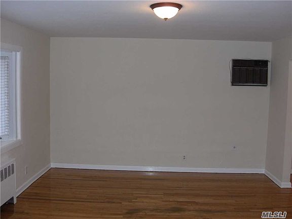 4th image of 35 Cleaves Ave