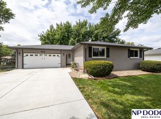 5819 Skylark Ln, Lincoln, NE 68516