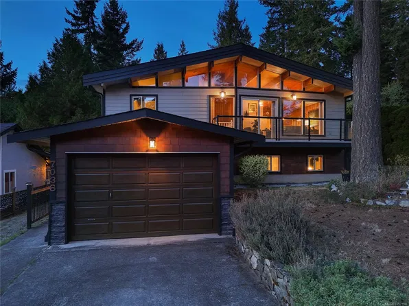 7036 Con Ada Rd, Central Saanich, BC V8M 1E7