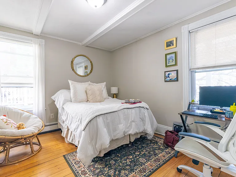 213 W 8th St #2 — Photo 3