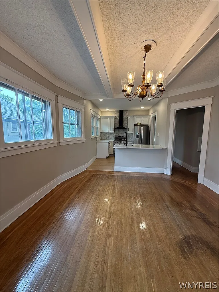 2 bed, 1.0 bath, 3032 sqft, $2,000 — Photo 3