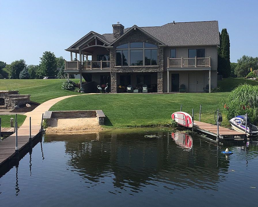 1st image of 745 Marias Dr